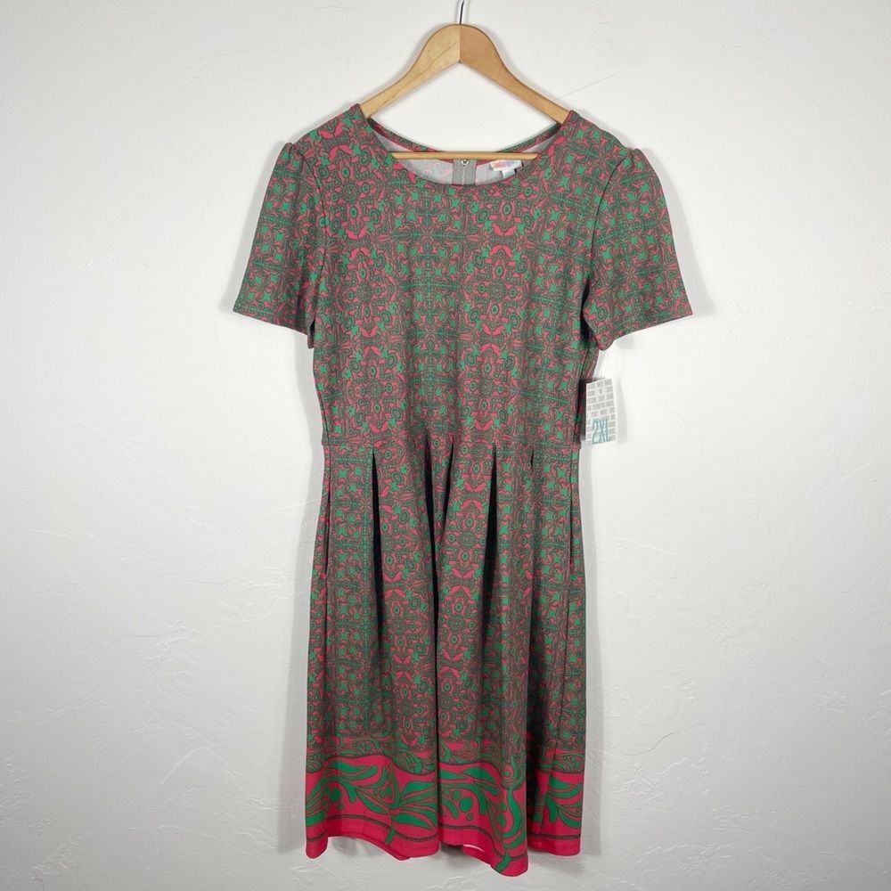 LuLaRoeโGreen and Pink Patterned Dressโ